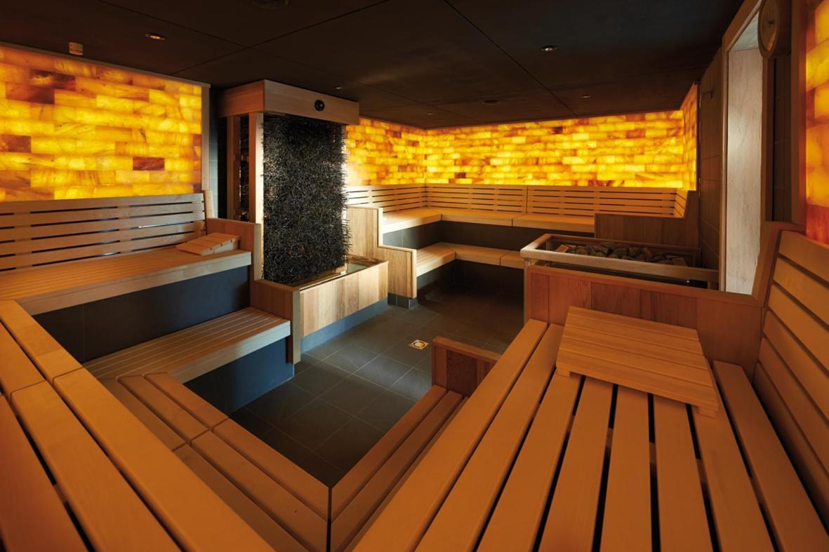 Hotel Bora Hotsparesort 라돌프젤암보덴시 외부 사진