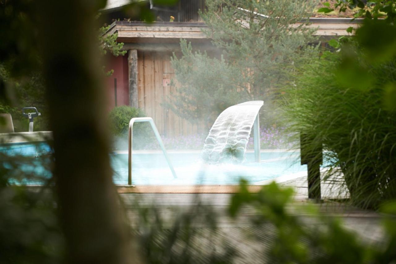 Hotel Bora Hotsparesort 라돌프젤암보덴시 외부 사진