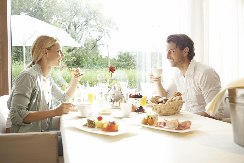 Hotel Bora Hotsparesort 라돌프젤암보덴시 외부 사진